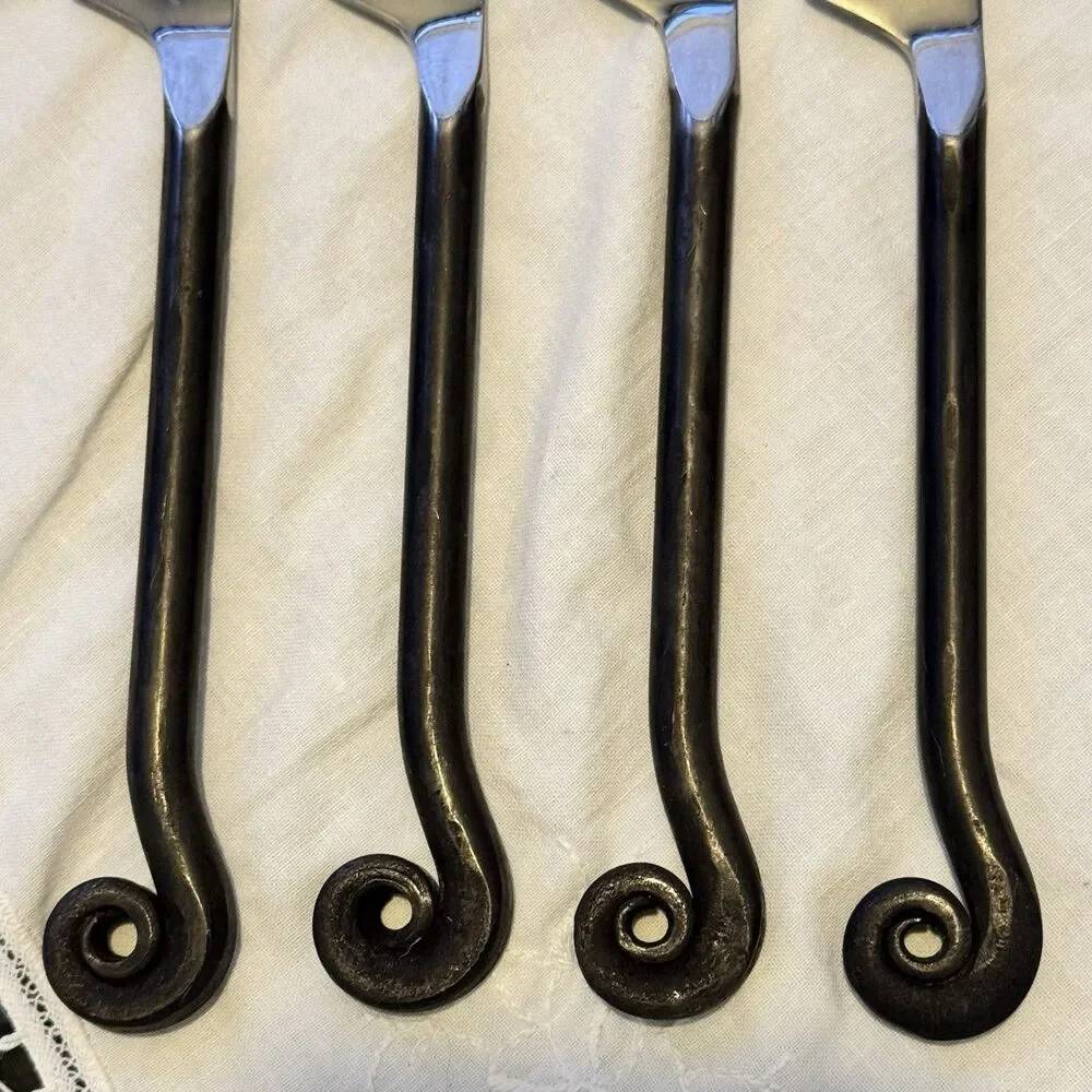 4pc GOURMET SETTINGS Treble Clef Stainless Dinner Knife 18/8 Black Oxidized Hdl
